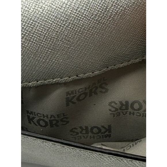 Michael Kors Metallic Silver Clutch Wallet*Jet Set Large Carryall Trifold* - Picture 7 of 14